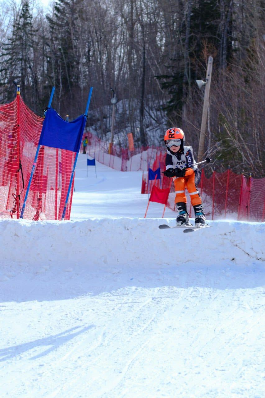 Nast Nitehawk Alpine Ski Team